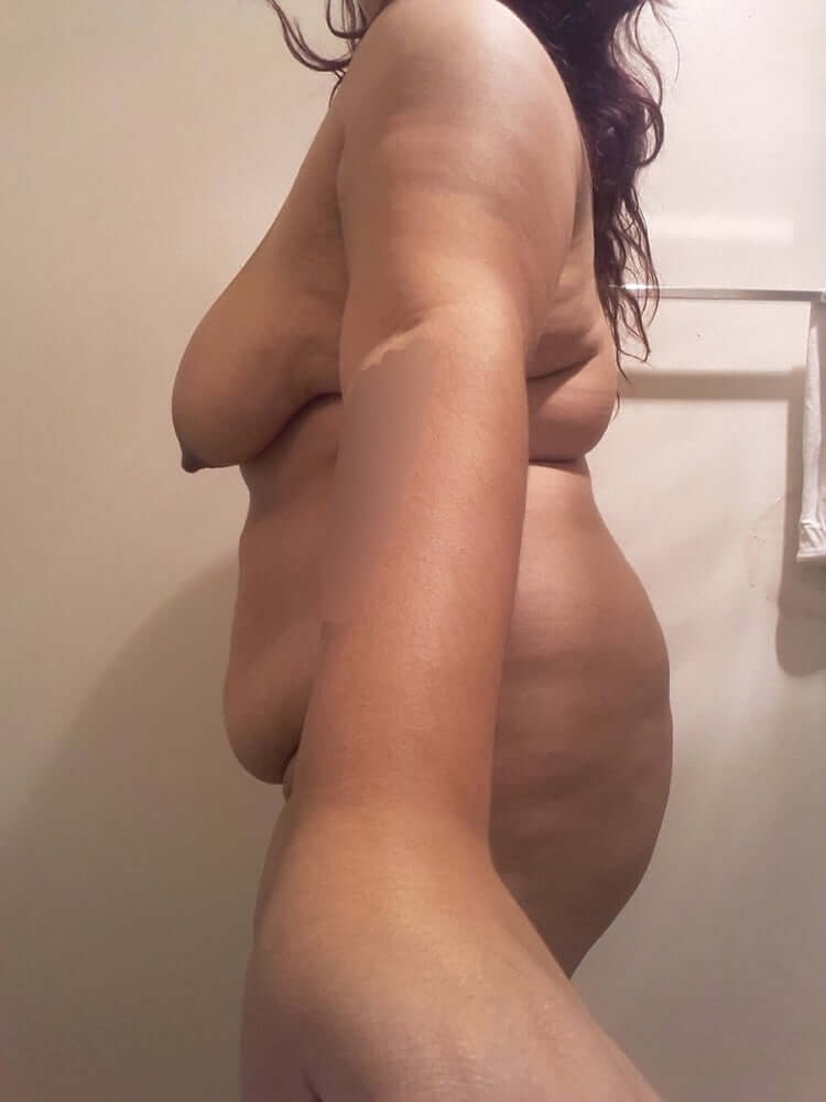 Indian Mom nude pics too can arouse one’s sex mood 8