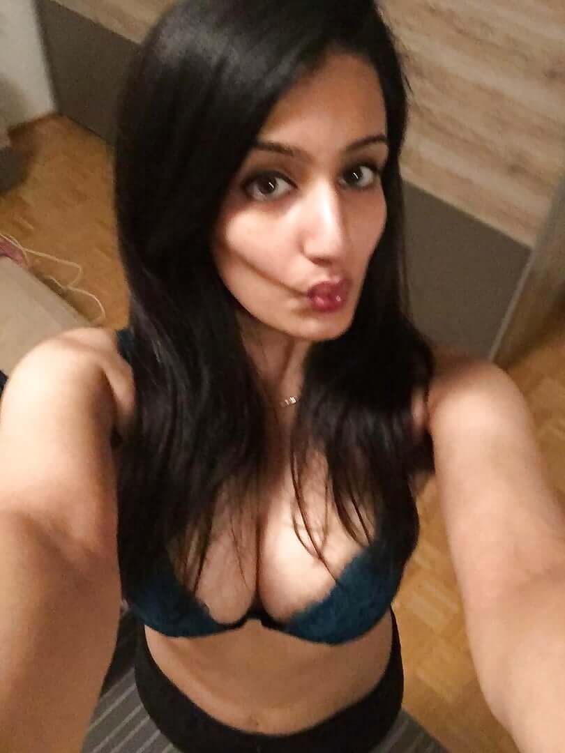 Indian nude pics of a sexy hot big boobs office girl 7