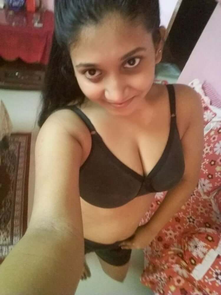 Indian nude show pics of a gorgeous college girl 1