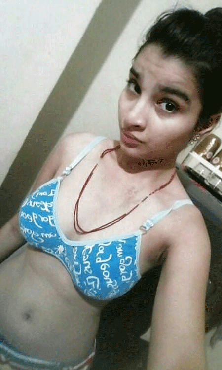 Indian nude teen girl strips her clothes 2