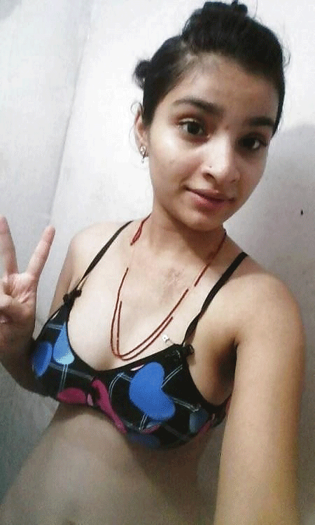 Indian nude teen girl strips her clothes 6