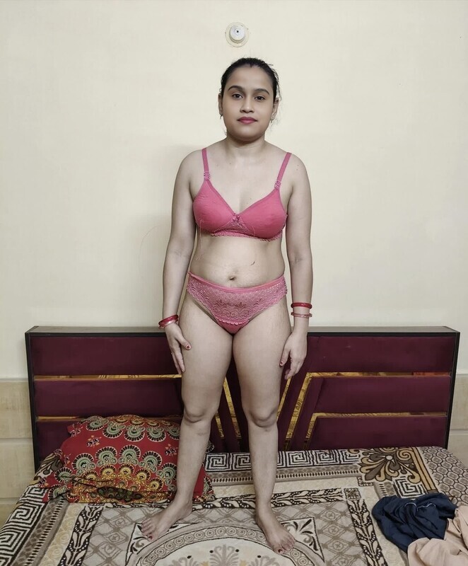 Indian petite bhabhi in pink inner wear goes nude 1
