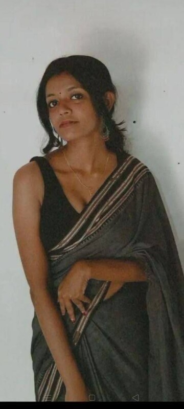 Indian saree college girl revealed big round boobs 1