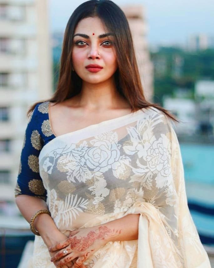Indian saree girl nude photos exposed online 8