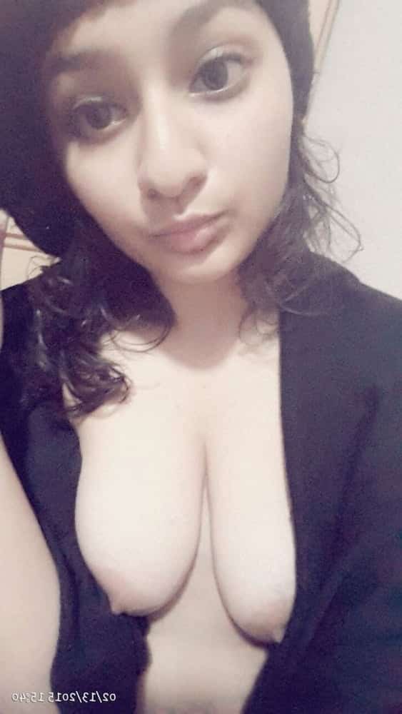 Indian sex photos of hot young call-girl in hotel leaked 4