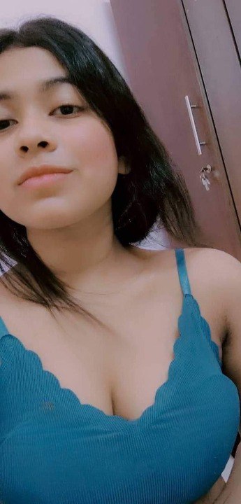 Indian sex pics of New Delhi hot girlfriend 10