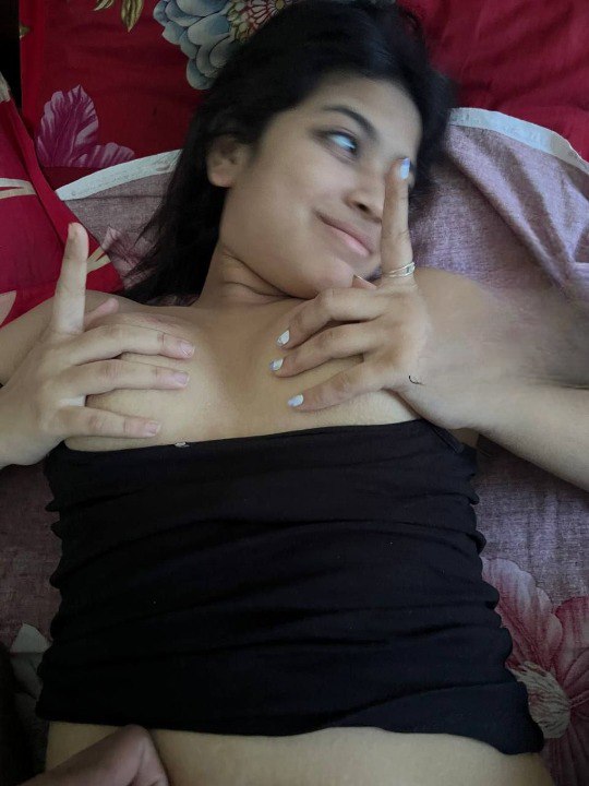 Indian sex pics of New Delhi hot girlfriend 7
