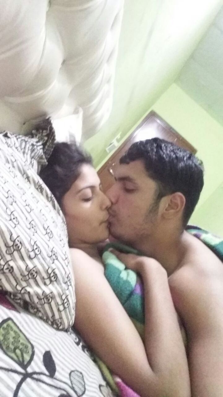 Indian sex pictures of young college couples enjoying home sex 7