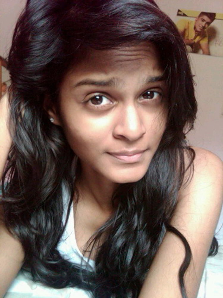 Indian skinny girl nude selfie photos for her boyfriend 1