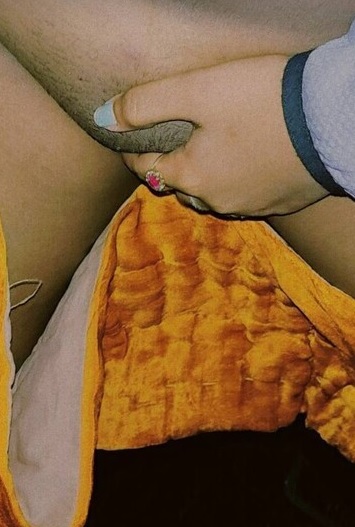Indian slim and sexy figure nude pussy fingering 5