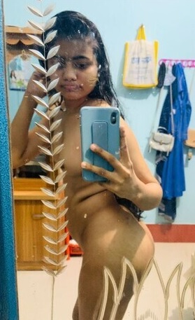 Indian slim figure naked selfies making for lover 4