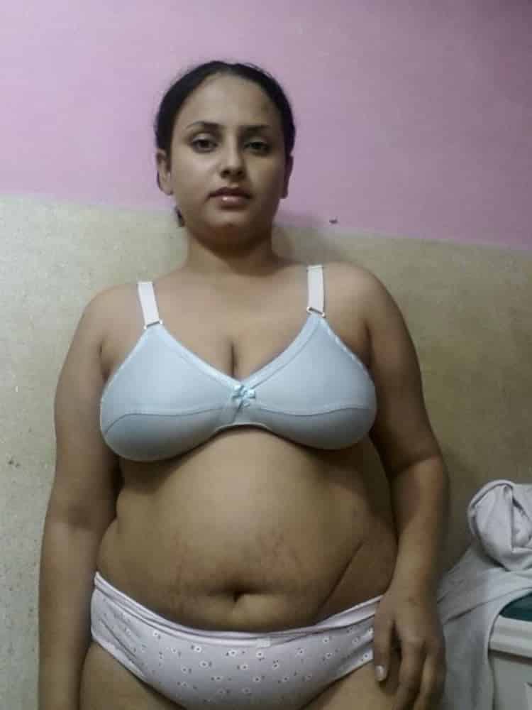 Indian slut nude pics to test your sex mood 14