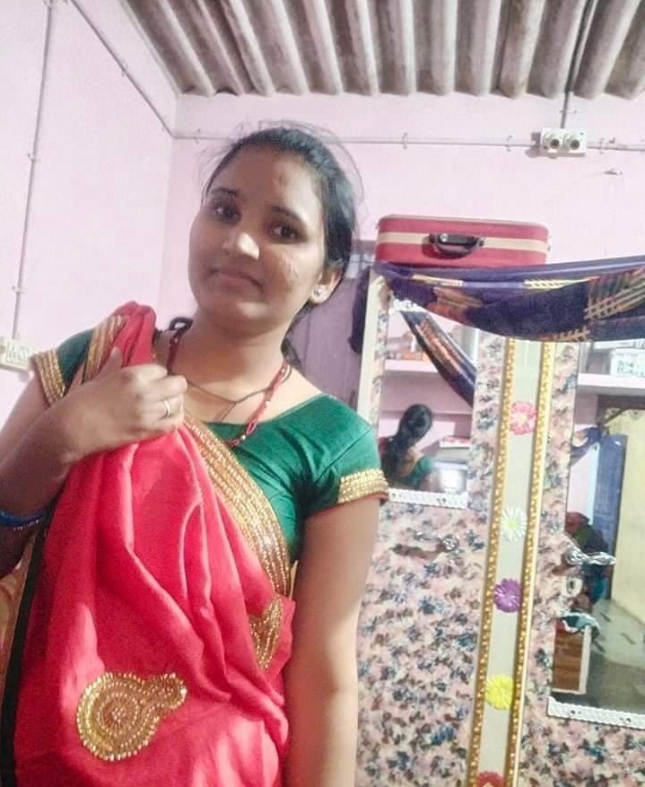 Indian village Bhabhi nude pics 9