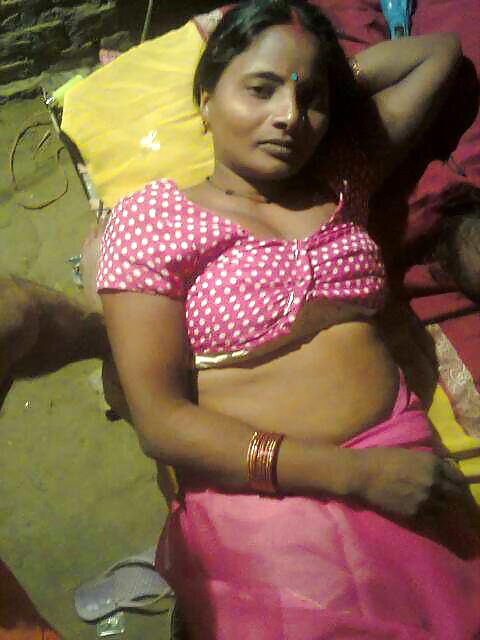 Indian village wife nude photos leaked by neighbor guy 2