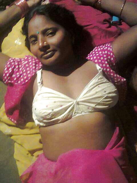 Indian village wife nude photos leaked by neighbor guy 3