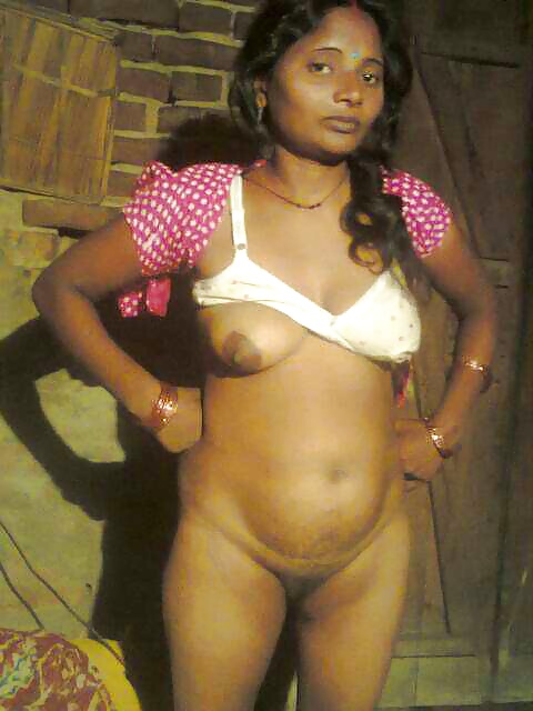 Indian village wife nude photos leaked by neighbor guy 8