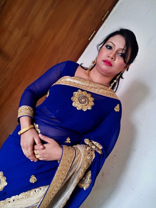Indian viral bhabhi nude posing for sex with lover 1