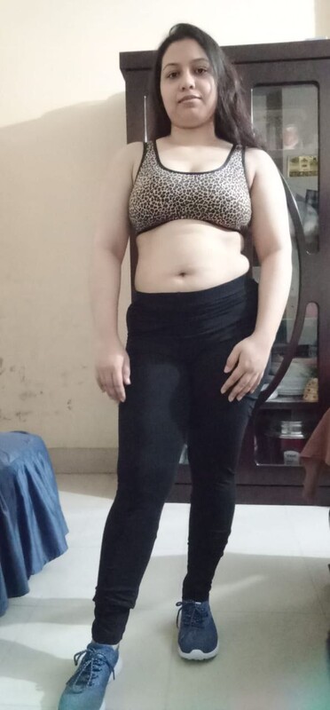 Indian viral bhabhi nude posing for sex with lover 2