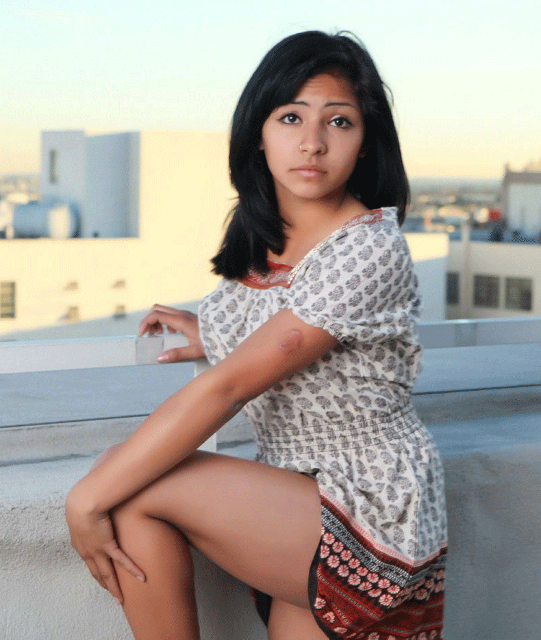 Indian virgin college girl exposing bare naked assets on cam 9