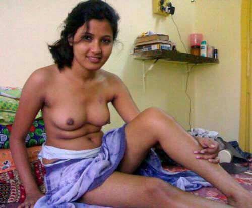 Indian XXX photos of desi college girls showing off their sexy body 3