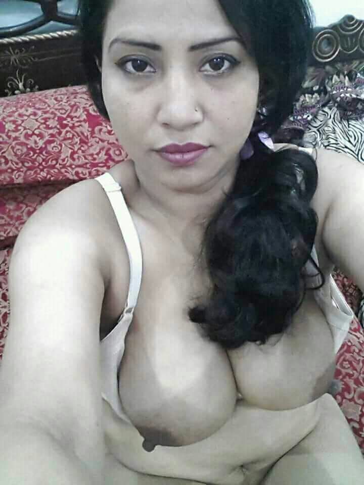 Indian XXX photos of young girls showing off their firm big boobs 11