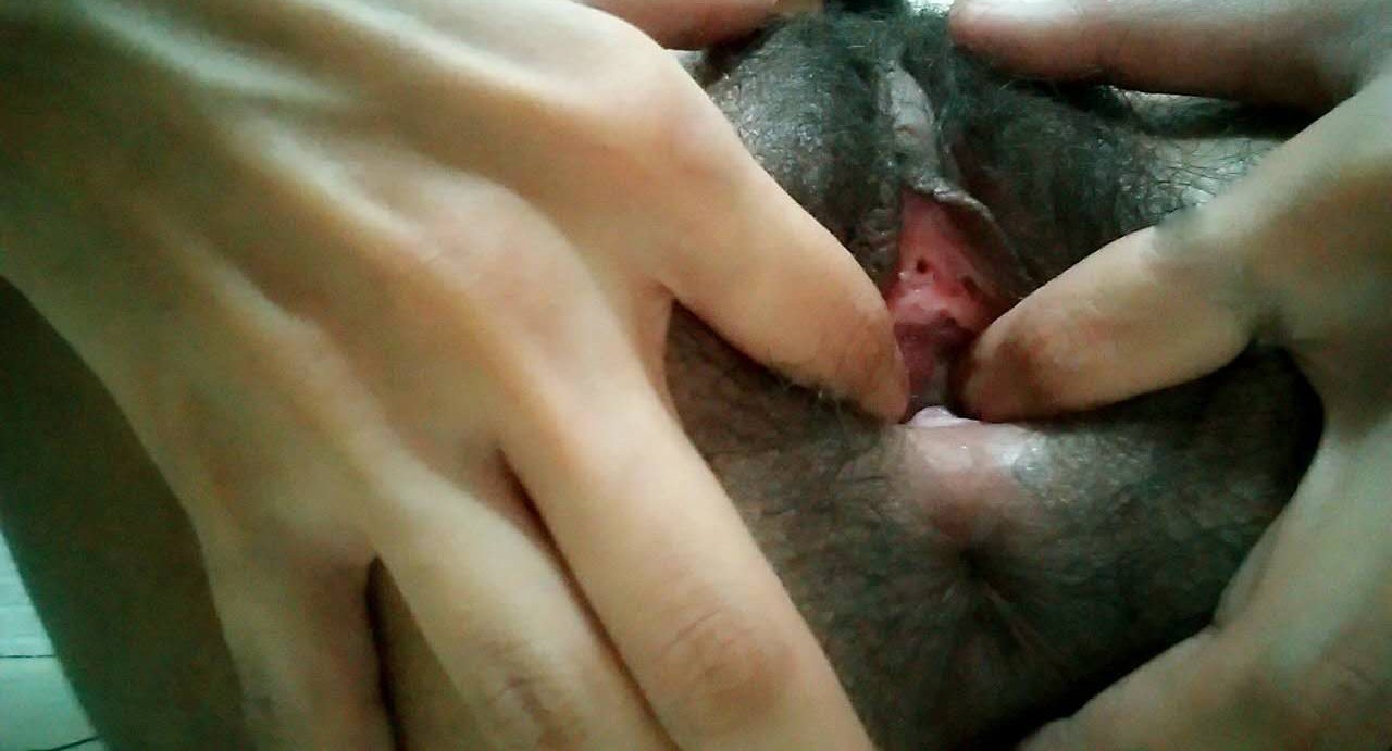 Indian xxx pics of desi girls playing and satisfying their tight pussy 9