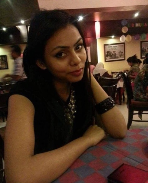 Indore amateur girl blowjob and nude photos 10