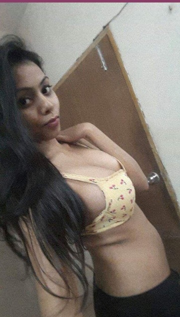 Indore amateur girl blowjob and nude photos 7