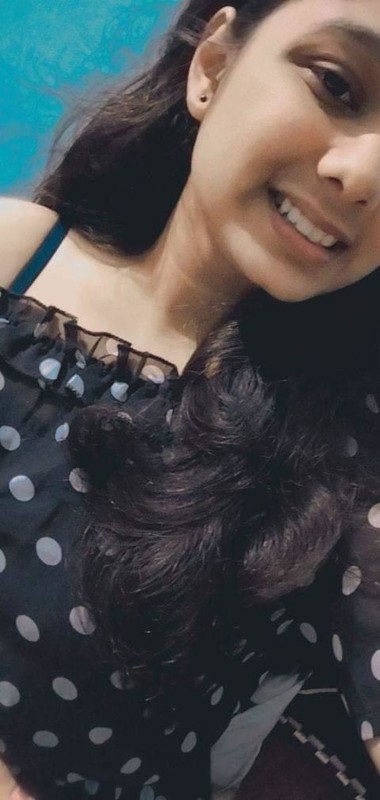 Insta Indian teen nude striptease photos 3