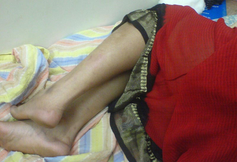 Juicy Desi Sharmila Bhabhi blowjob pics 2