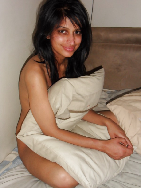 Juicy Indian girl nude pics for your dicks 5