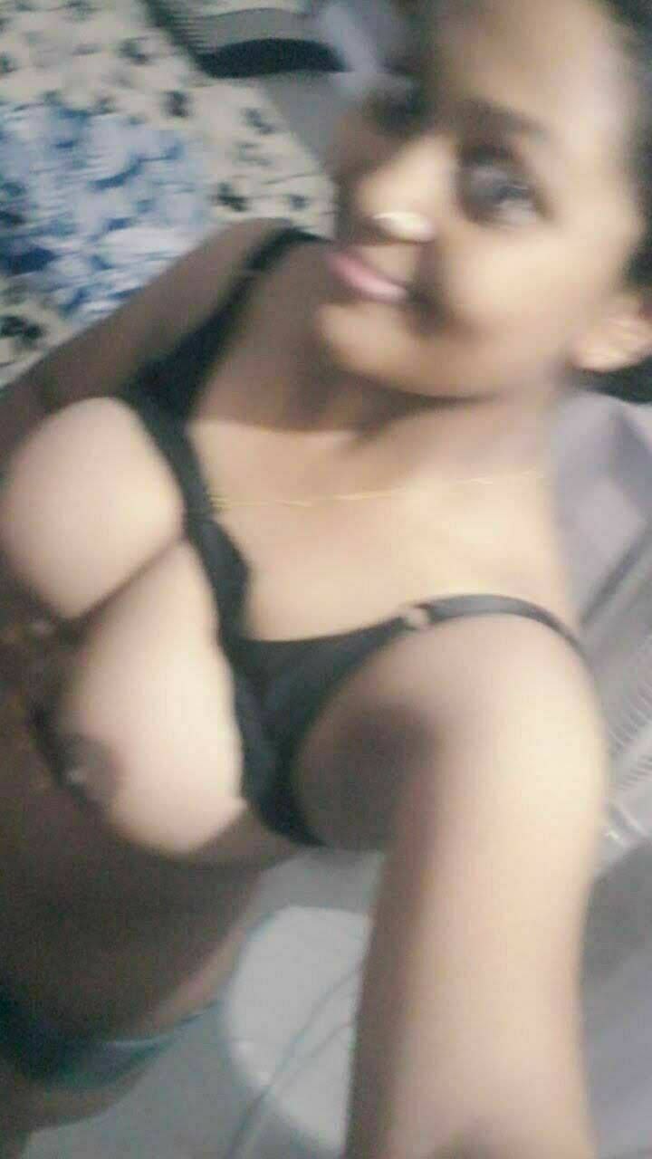Kannada girl topless clicks shared online 5