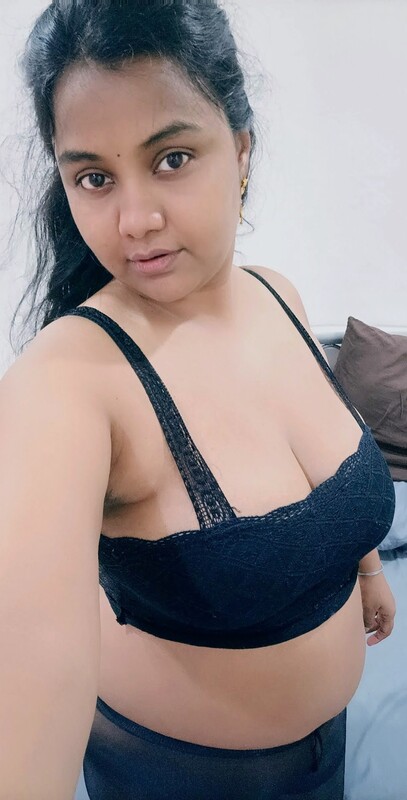 Kerala aunty lingerie and nude show for lover 1