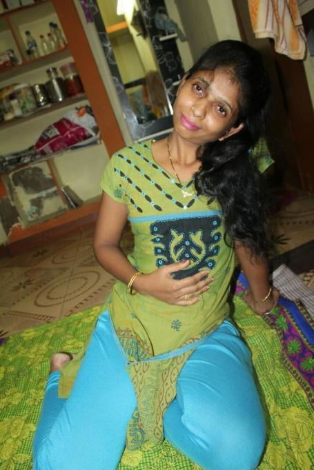 Kerala wife nude pics for her WhatsApp lover 1