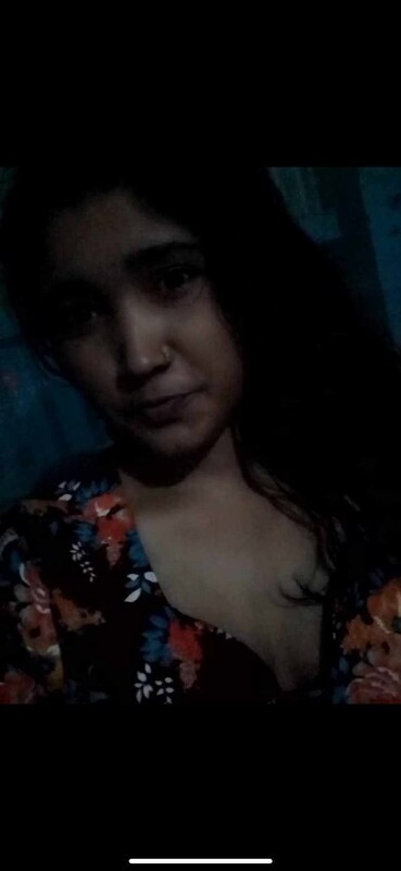 Kolkata hot girlfriend nude boobs showing selfie 2