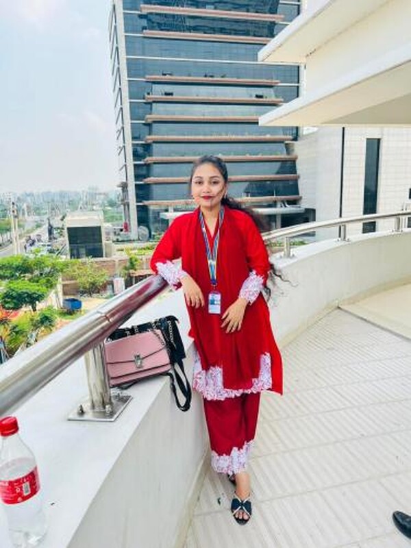 Kolkata IT girl nude selfies trending viral online 2