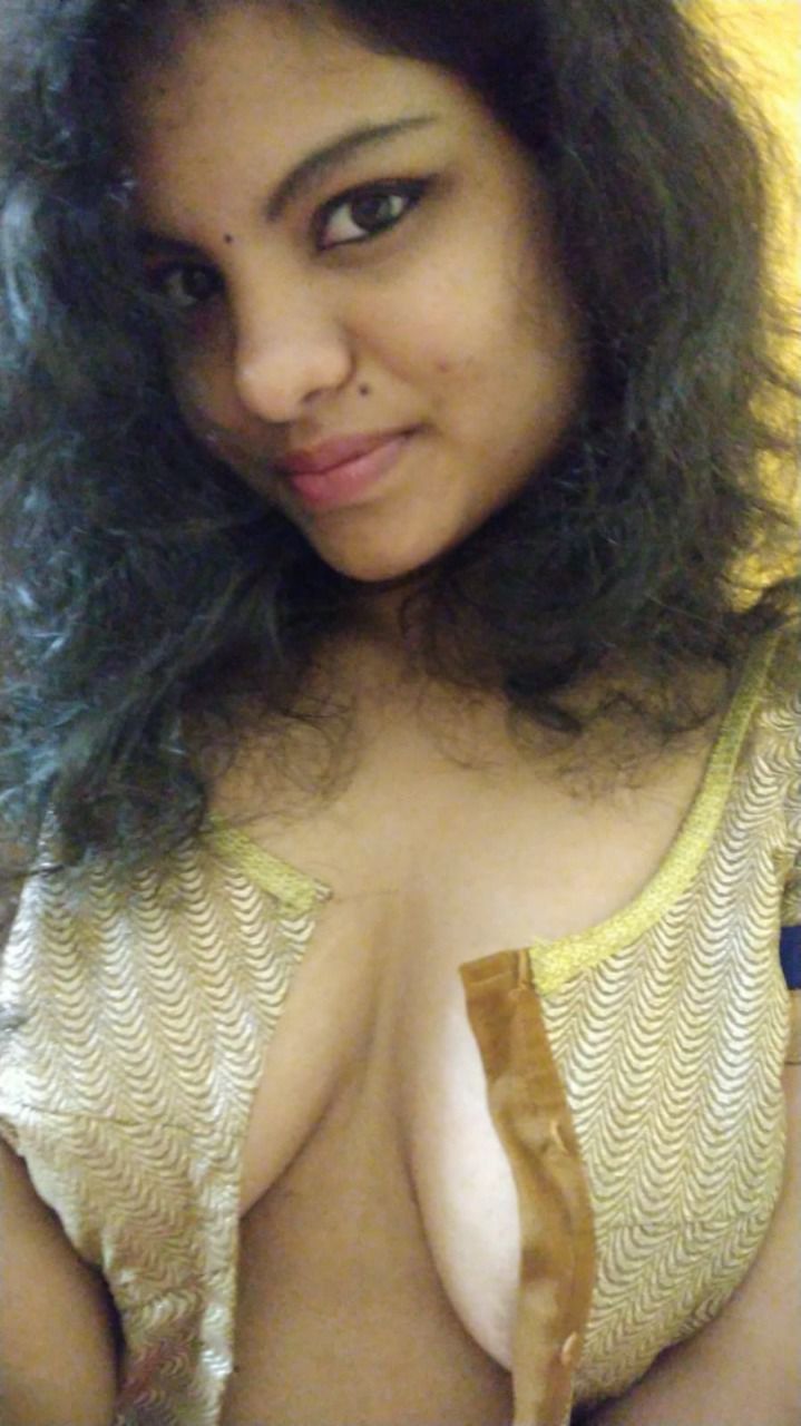 Kottayam hostel college girl naked posing pics 3