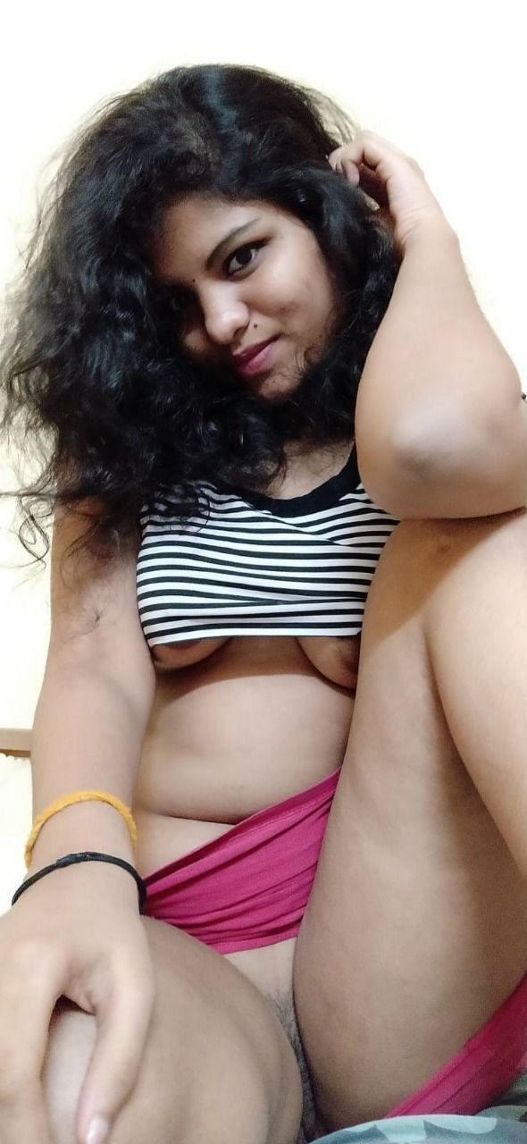 Kottayam hostel college girl naked posing pics 5