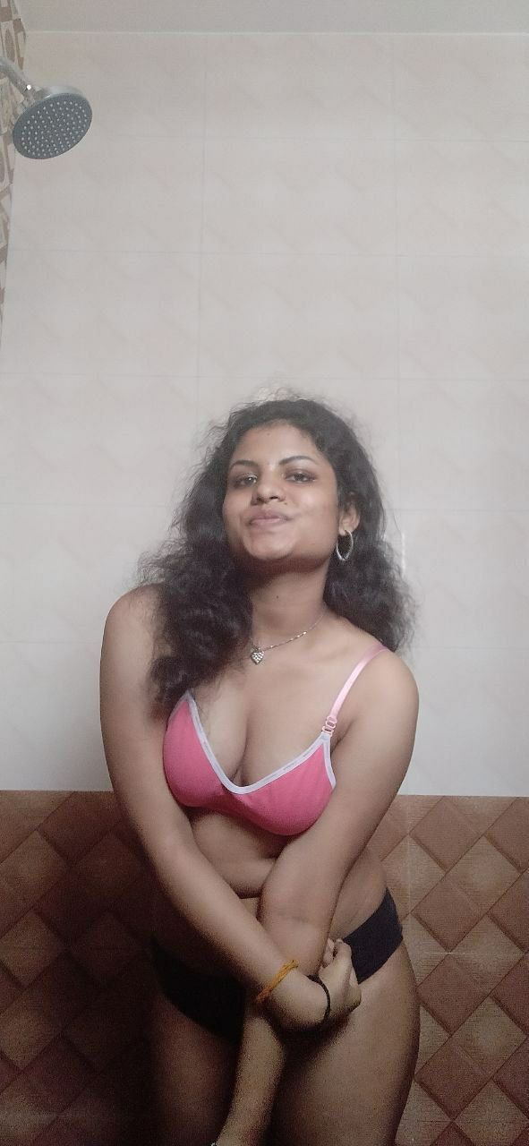 Kottayam hostel college girl naked posing pics 8