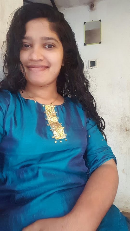 Kozhikode girl hairy pussy fingering photos 1