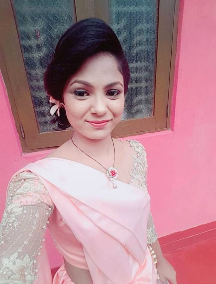 Lankan college girl naked selfie photos exposed 3