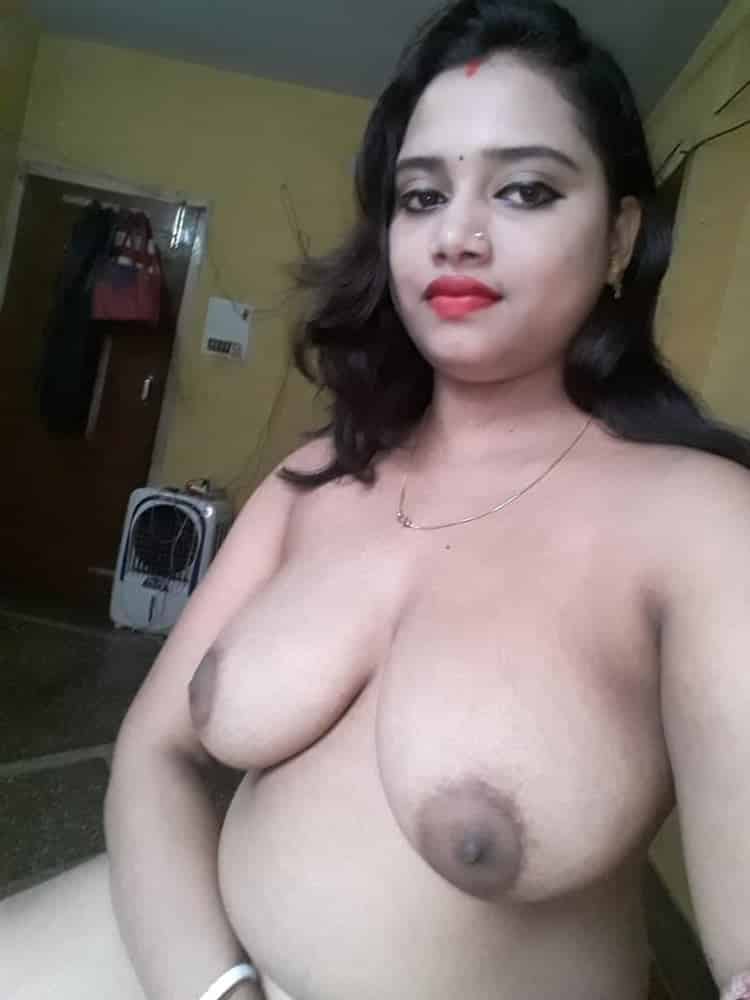 Leaked selfie Indian sex photos of hot Pune college girls 1