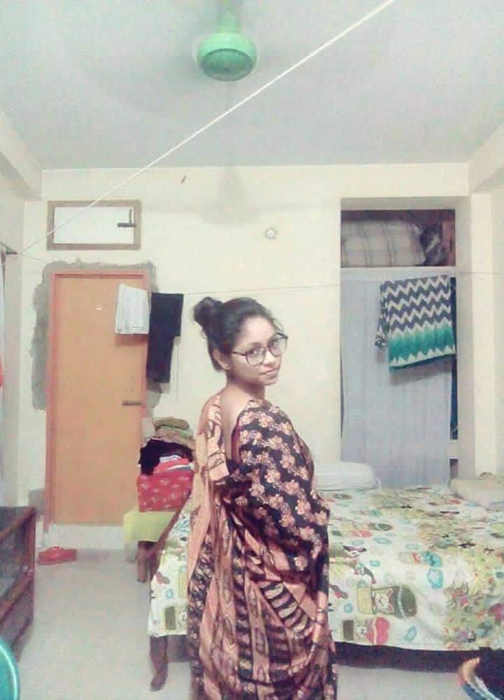 Leaked sexy Desi beauty hot selfies 3