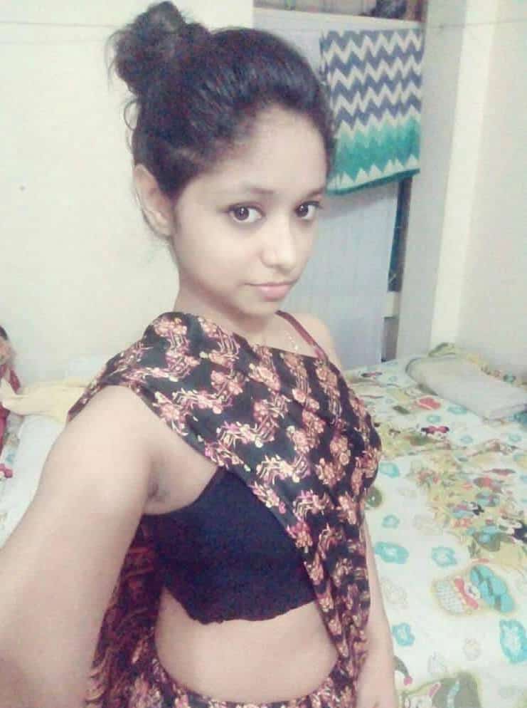 Leaked sexy Desi beauty hot selfies 6