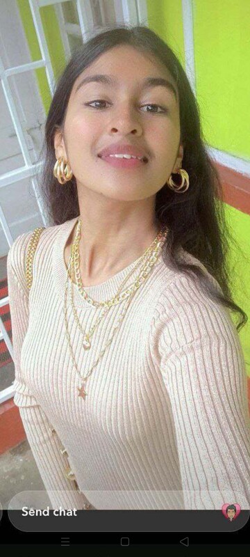 Live cam app nude photos shared by a cute girl 1