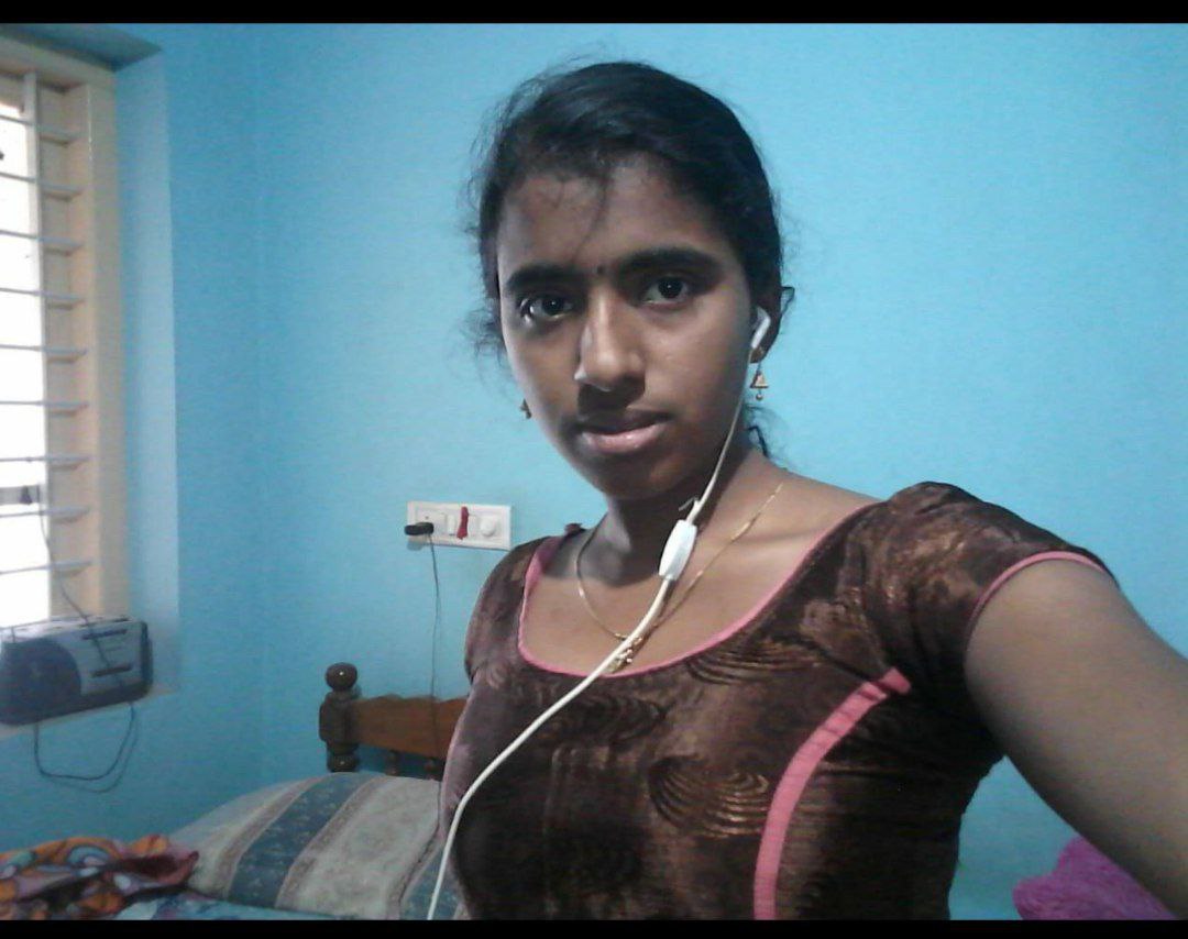 Malayali girl in Chennai sharing nude selfies 5