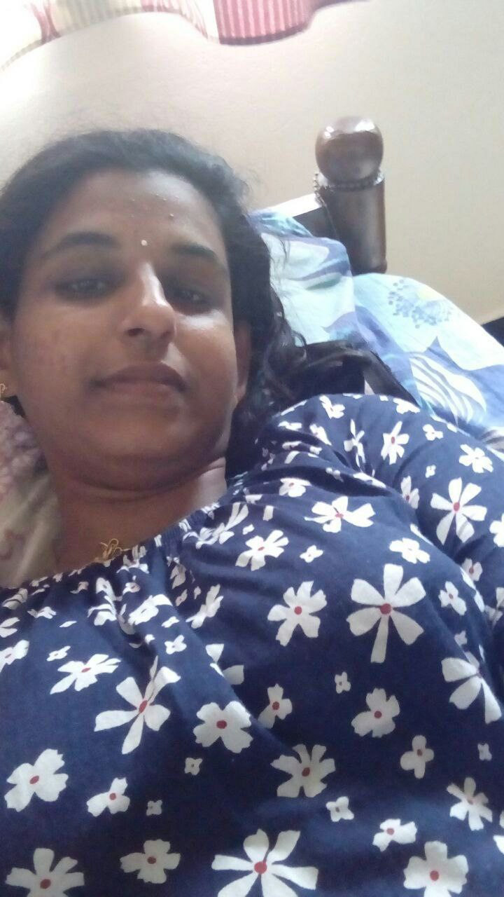 Malayali girl nude boobs showing photos on Onam 10