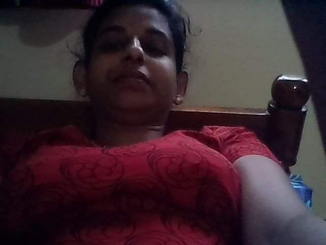 Malayali girl nude boobs showing photos on Onam 12