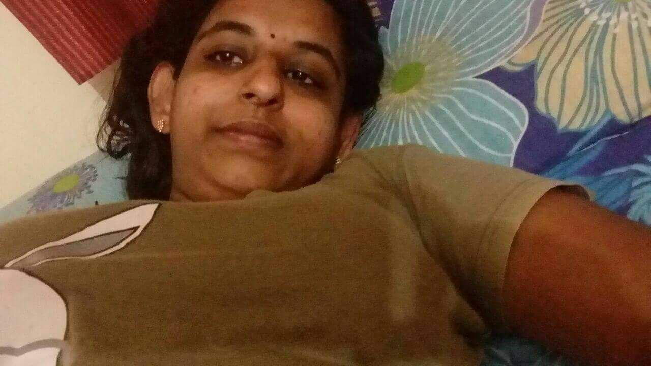 Malayali girl nude boobs showing photos on Onam 13