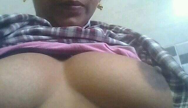 Malayali girl nude boobs showing photos on Onam 6